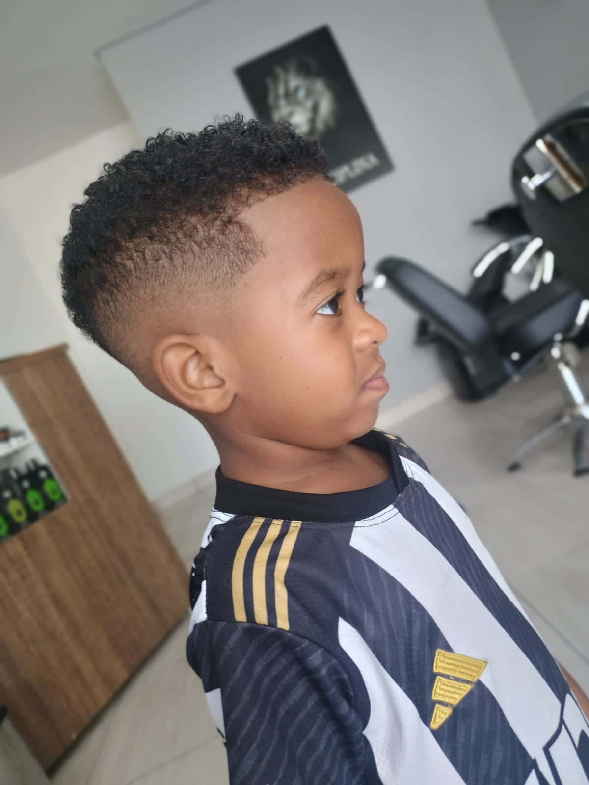 Trabalho — fade + cachos lateral