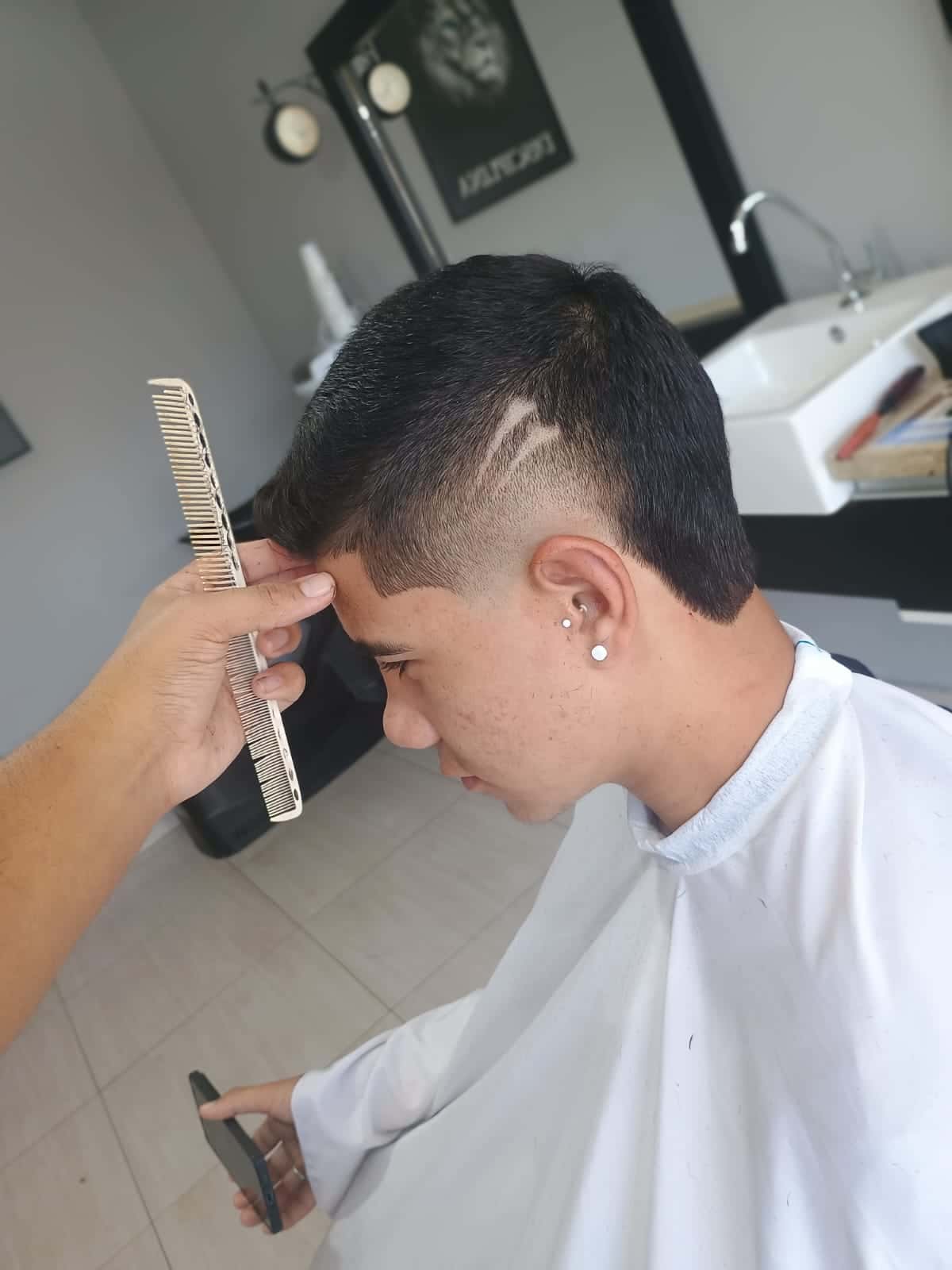 Trabalho — risca + degradê