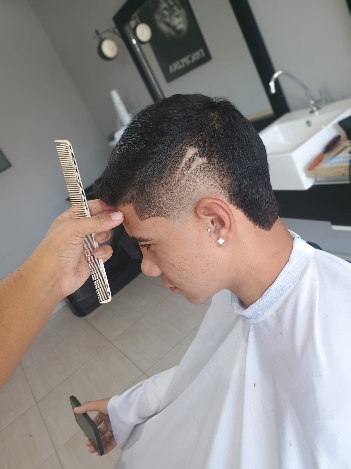 Trabalho — risca + degradê